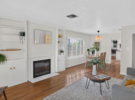 5836 Raymond Way, Sacramento, CA 95820 Photo