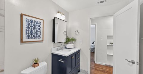 5836 Raymond Way, Sacramento, CA 95820 Photo