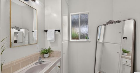 5836 Raymond Way, Sacramento, CA 95820 Photo