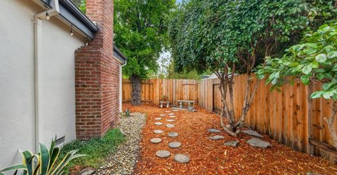 5836 Raymond Way, Sacramento, CA 95820 Photo