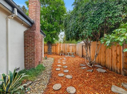5836 Raymond Way, Sacramento, CA 95820 Photo