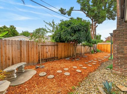 5836 Raymond Way, Sacramento, CA 95820 Photo