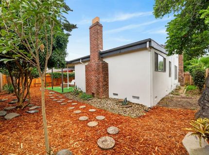5836 Raymond Way, Sacramento, CA 95820 Photo