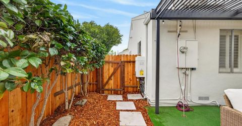 5836 Raymond Way, Sacramento, CA 95820 Photo