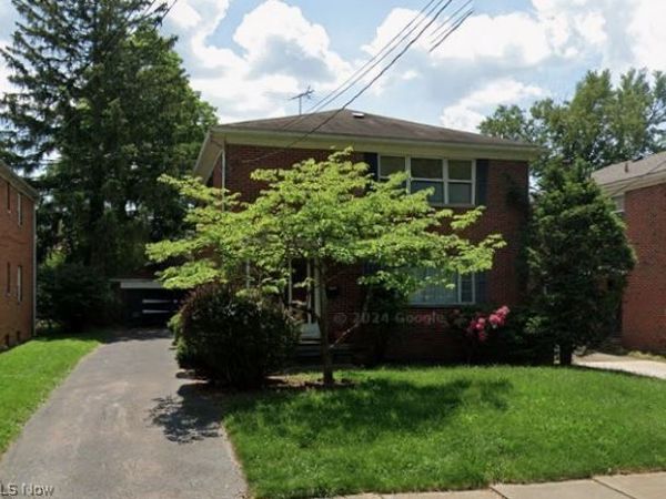 1766 Tanglewood Drive , Akron, OH 44313