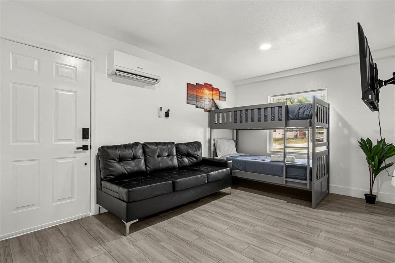 1305 29th Street W, Bradenton, FL 34205 Photo