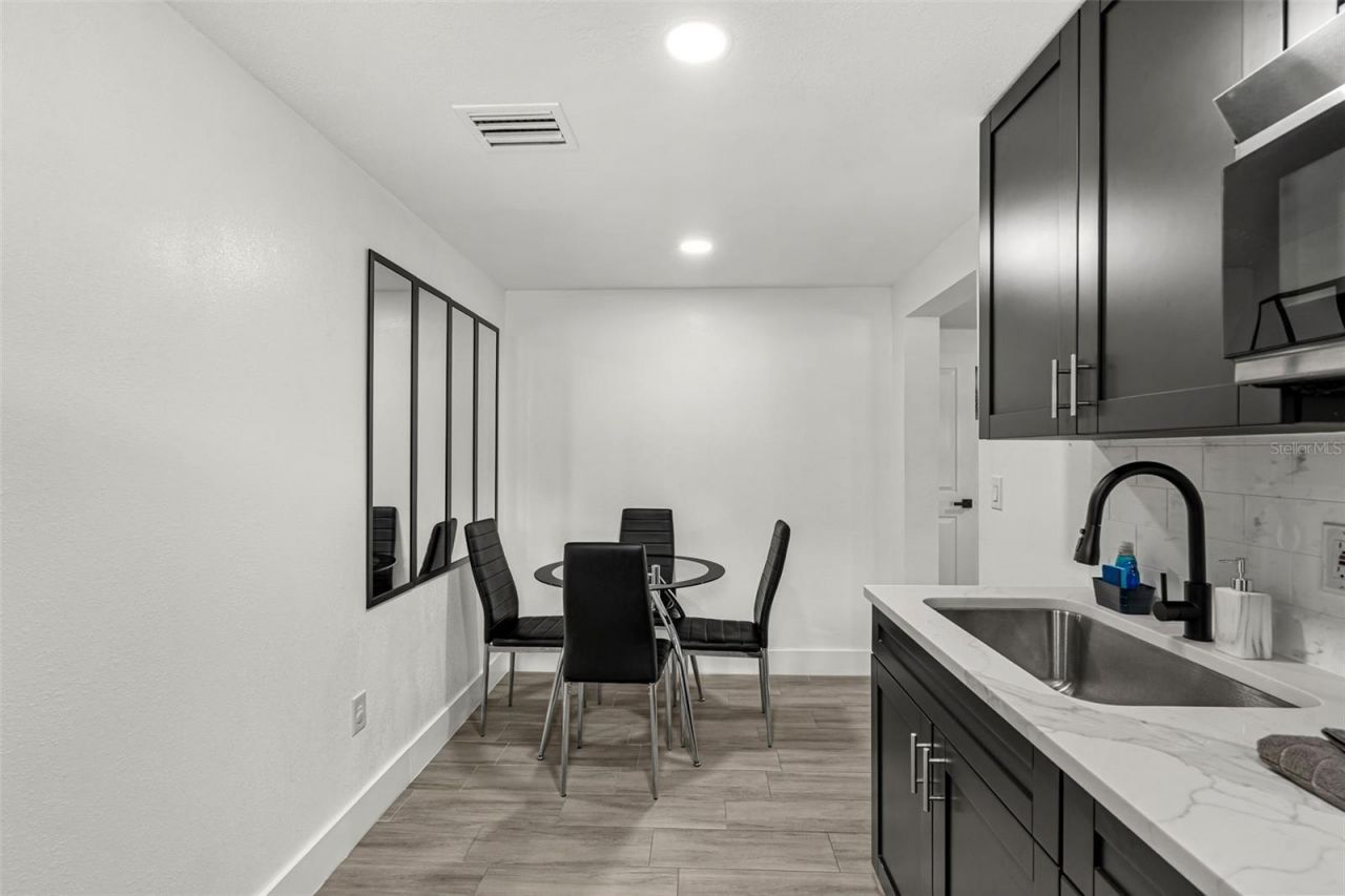 1305 29th Street W, Bradenton, FL 34205 Photo