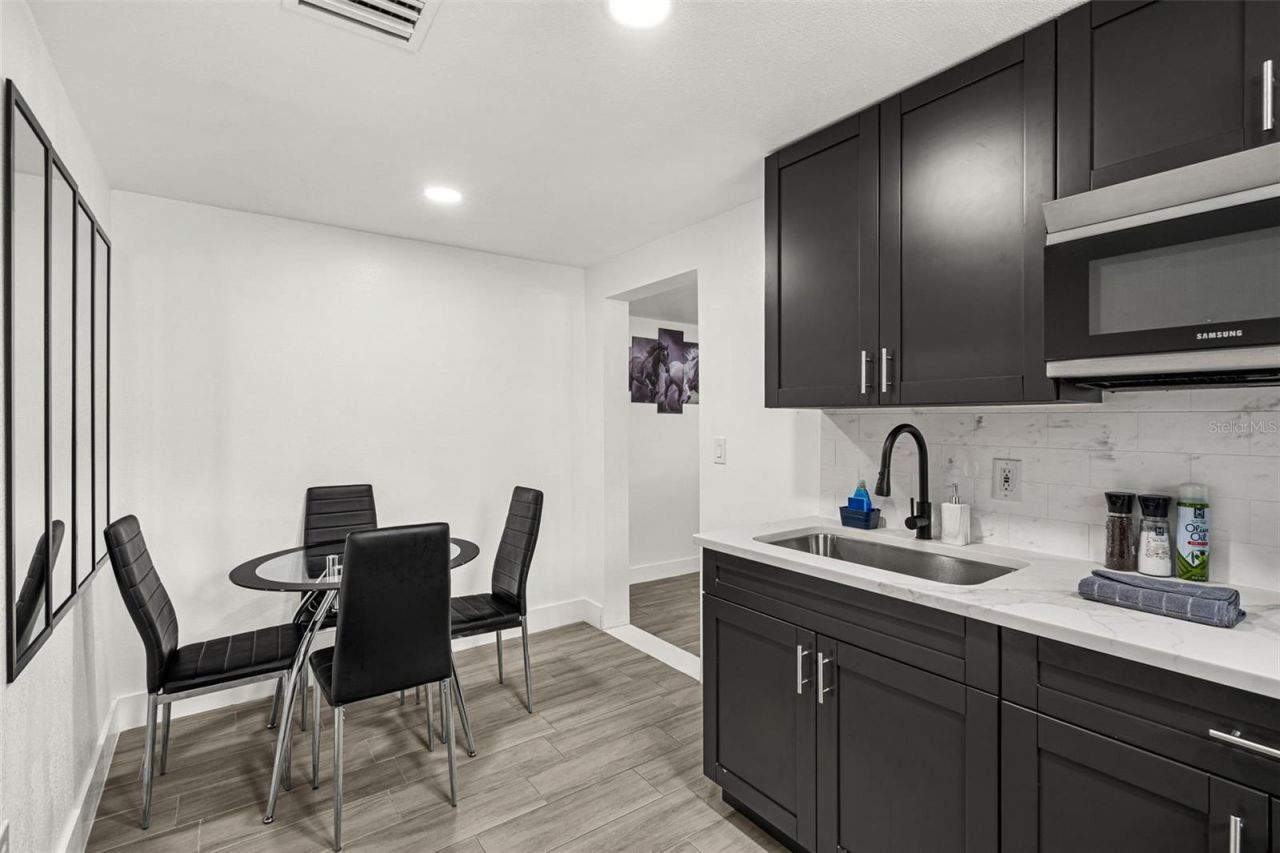 1305 29th Street W, Bradenton, FL 34205 Photo