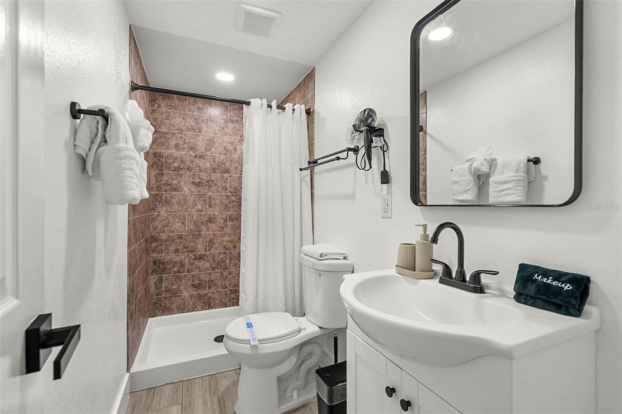 1305 29th Street W, Bradenton, FL 34205 Photo
