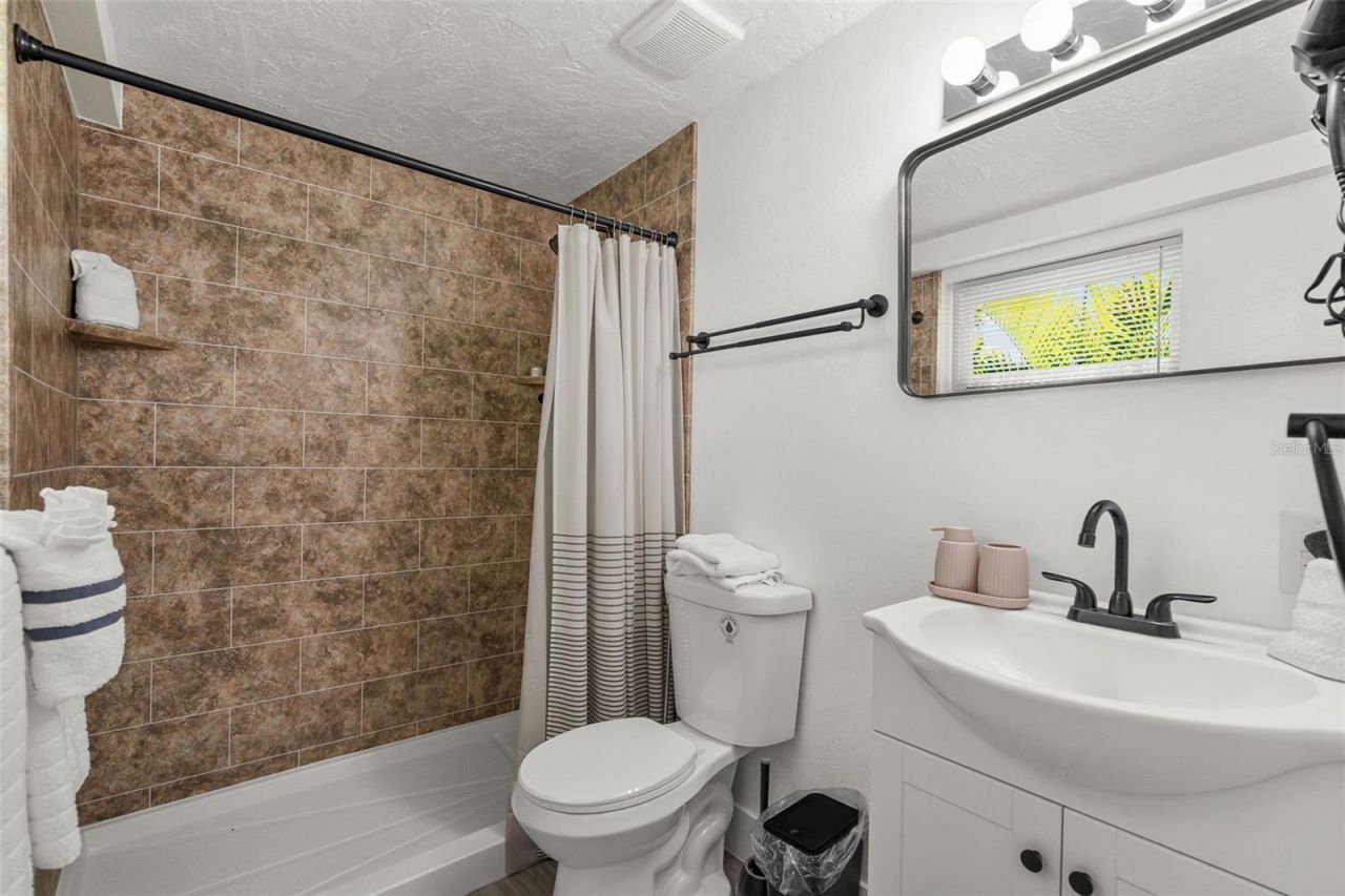 1305 29th Street W, Bradenton, FL 34205 Photo