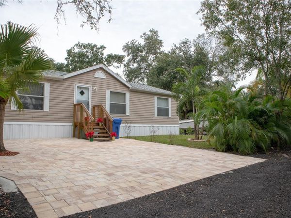 5823 BARRY LANE , TAMPA, FL 33634