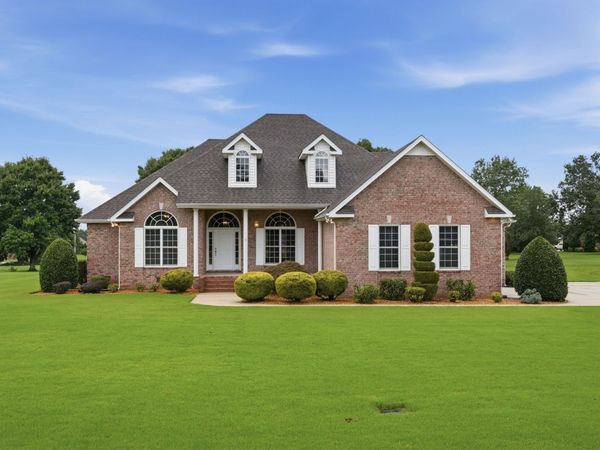 229 Ridgecrest Dr , Winchester, TN 37398