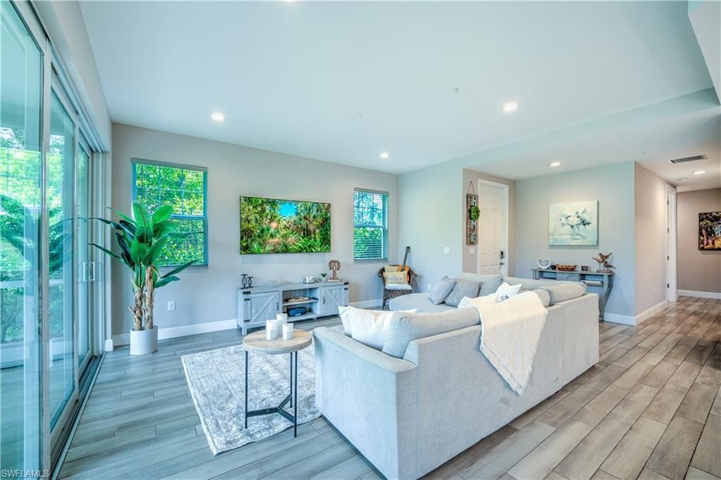 2626 Seychelles Cir, Unit 1404, Naples, FL 34112 Photo