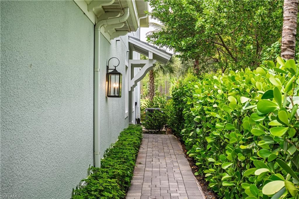 2626 Seychelles Cir, Unit 1404, Naples, FL 34112 Photo