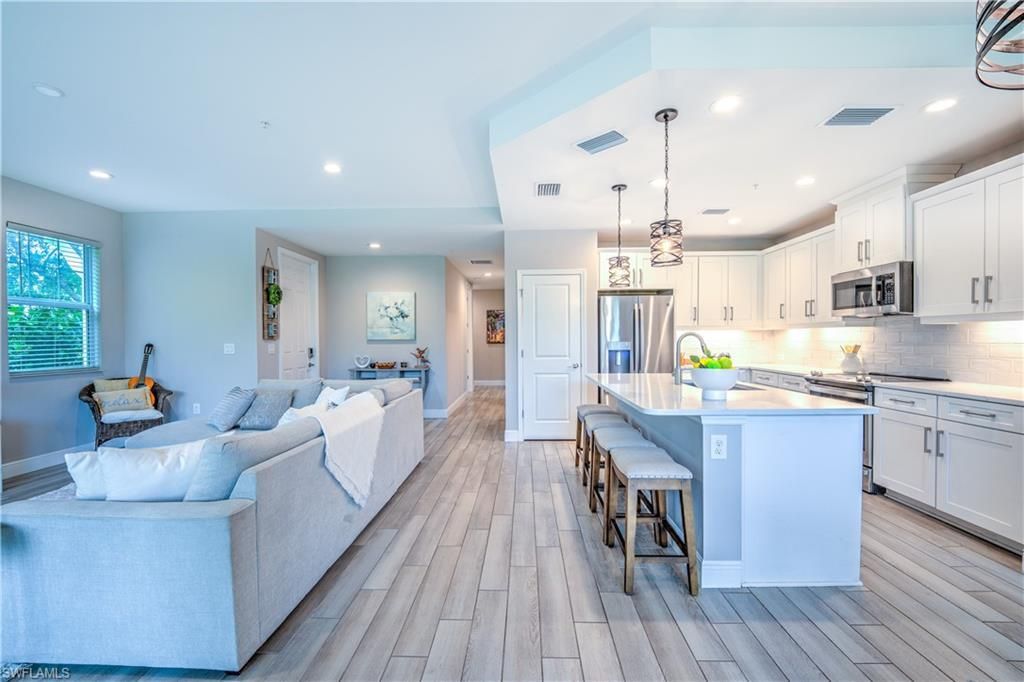 2626 Seychelles Cir, Unit 1404, Naples, FL 34112 Photo