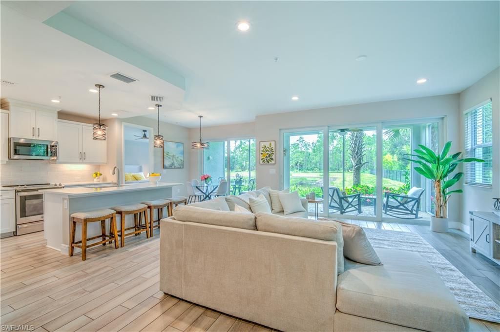 2626 Seychelles Cir, Unit 1404, Naples, FL 34112 Photo