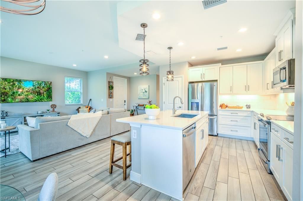2626 Seychelles Cir, Unit 1404, Naples, FL 34112 Photo