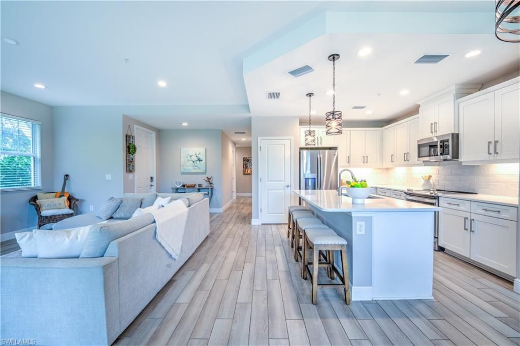 2626 Seychelles Cir, Unit 1404, Naples, FL 34112 Photo