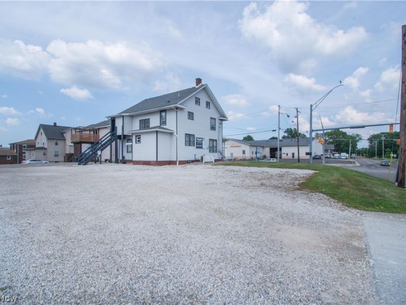 8419 Cleveland Avenue NW, North Canton, OH 44720 Photo 4