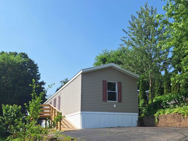 60 Apple Hill Drive, Blue Mounds, WI 53517