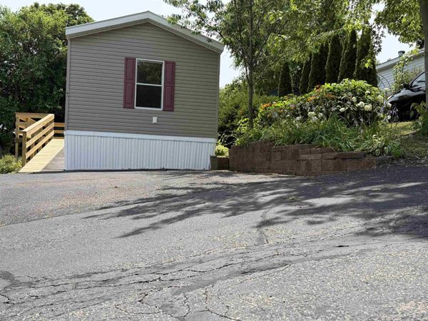 60 Apple Hill Drive, Blue Mounds, WI 53517