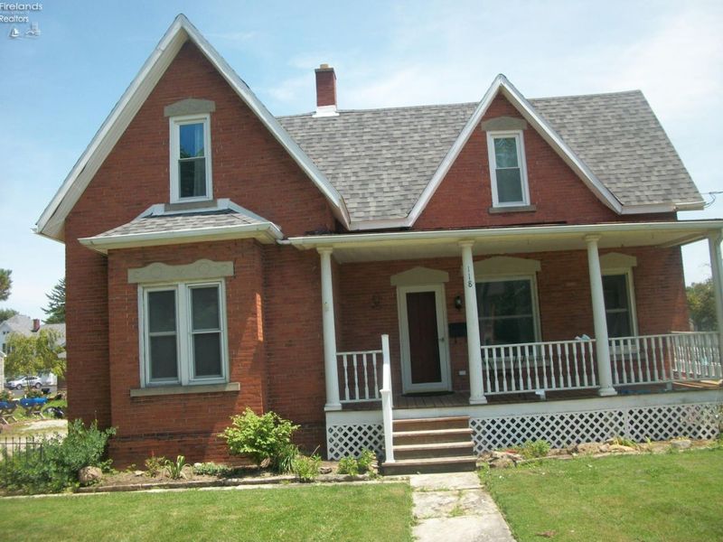 118 Brooklyn, Oak Harbor, OH 43449 Photo 1