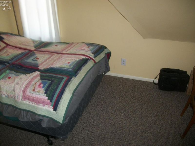 118 Brooklyn, Oak Harbor, OH 43449 Photo 3