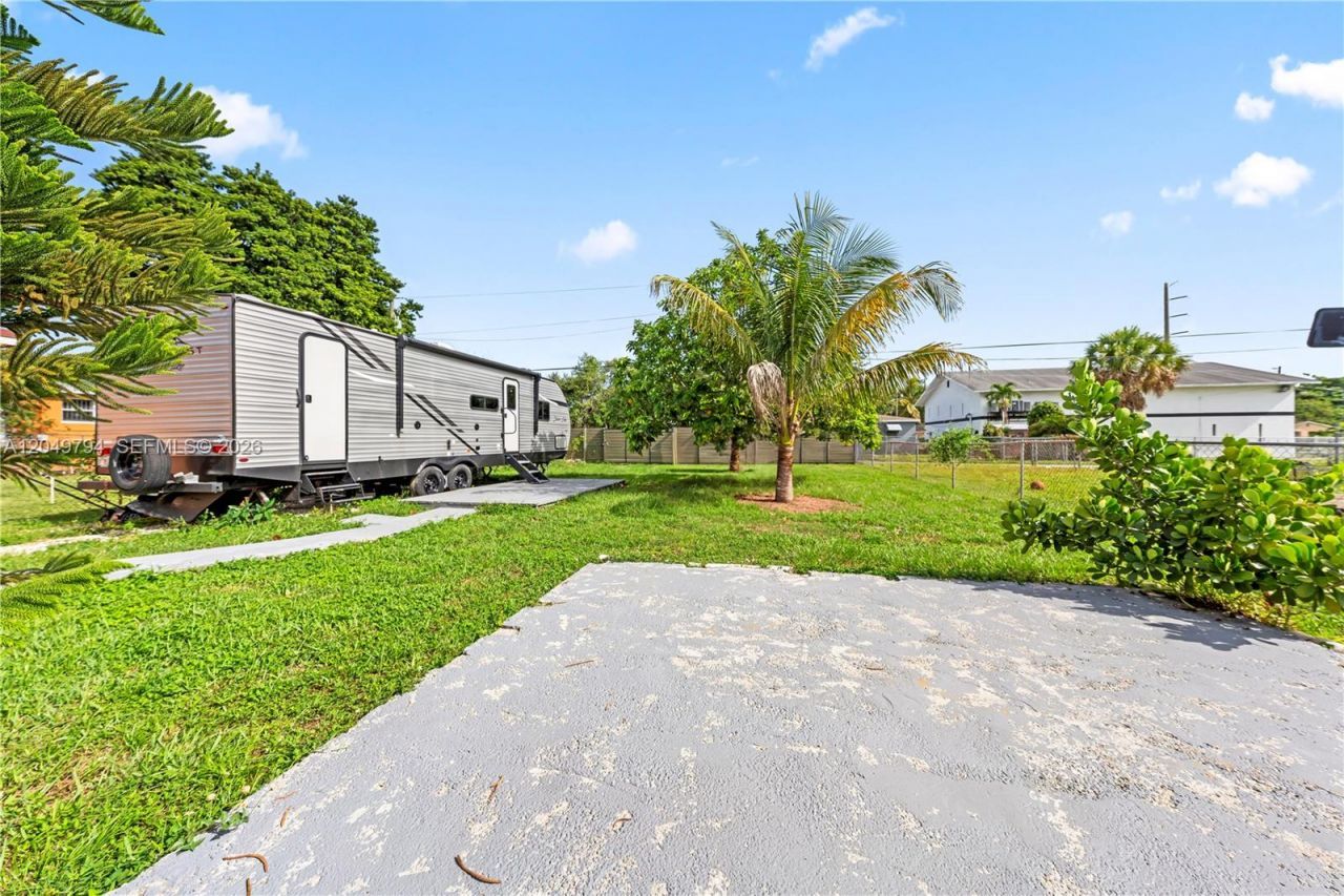 1920 NW 69th Ter, Miami, FL 33147 Photo