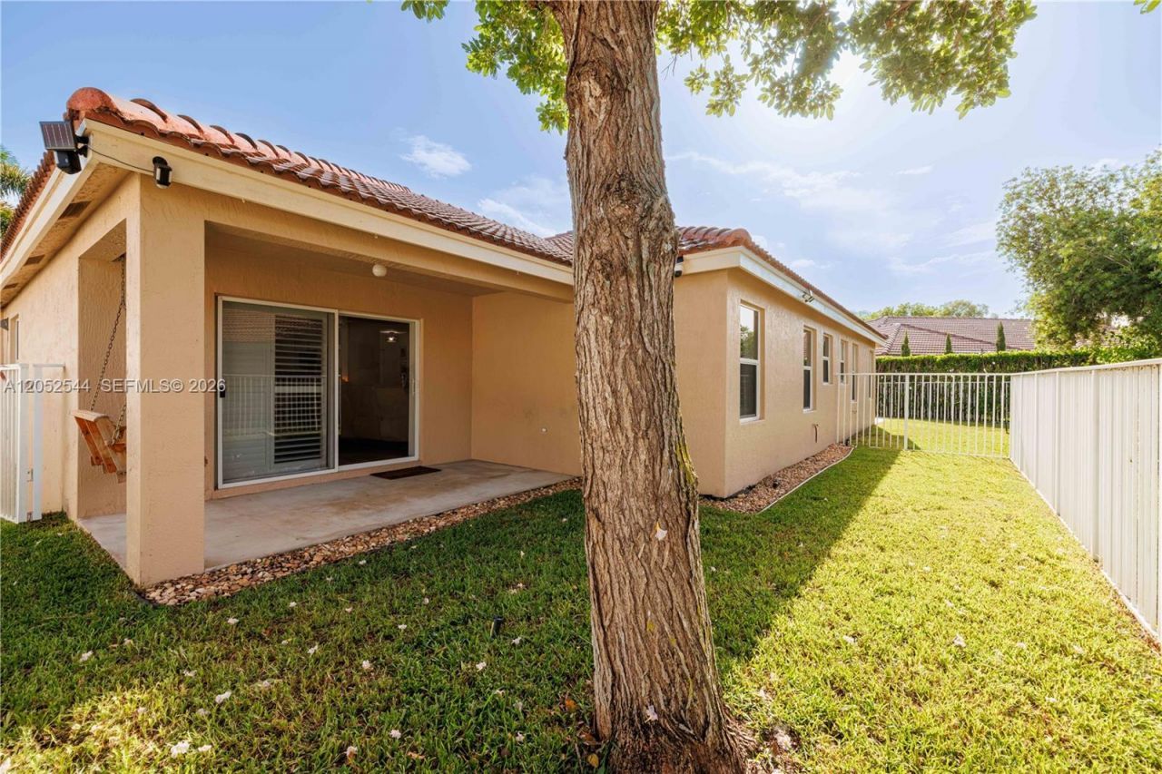 1879 Andromeda Ln, Weston, FL 33327 Photo