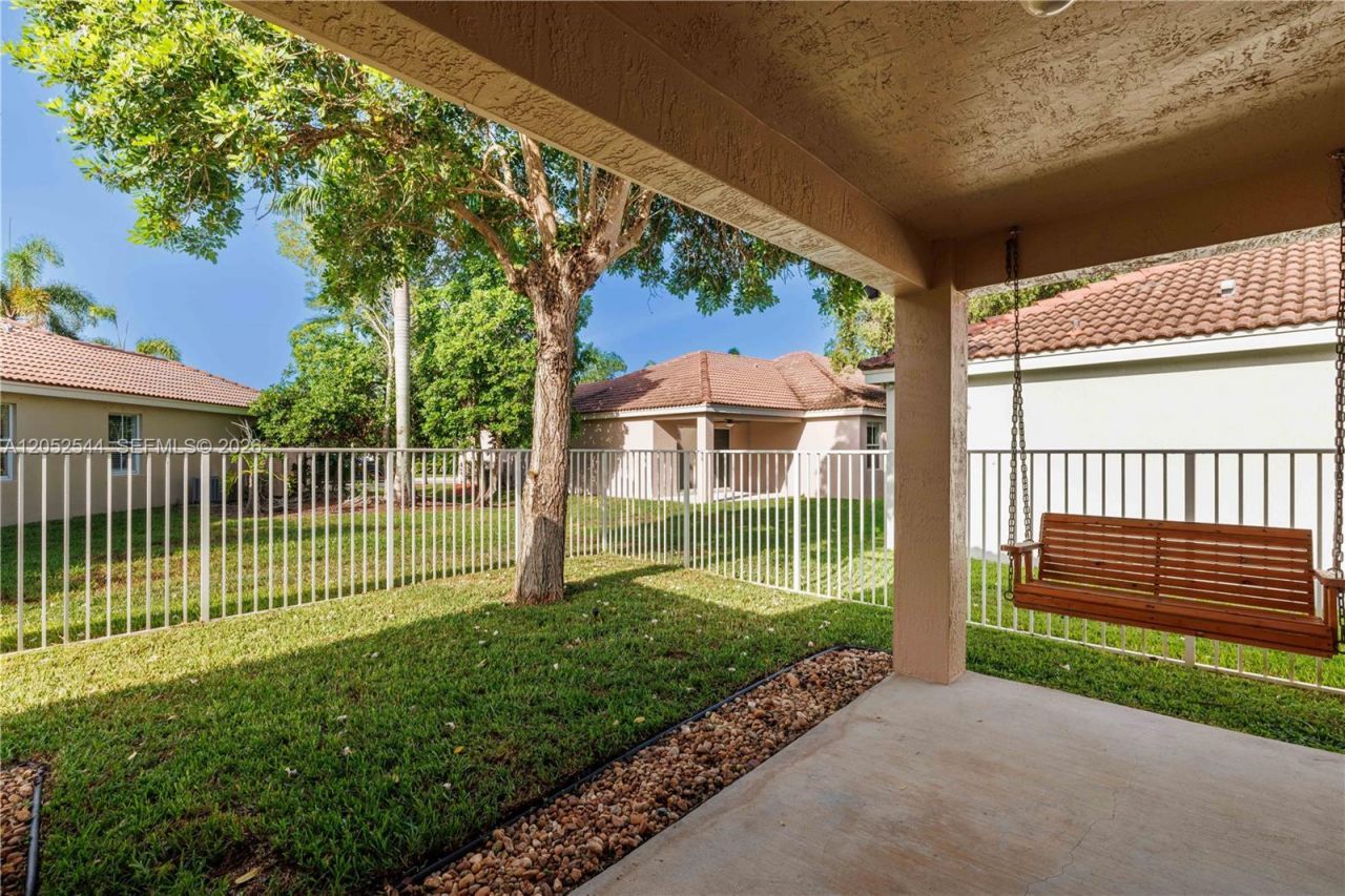 1879 Andromeda Ln, Weston, FL 33327 Photo