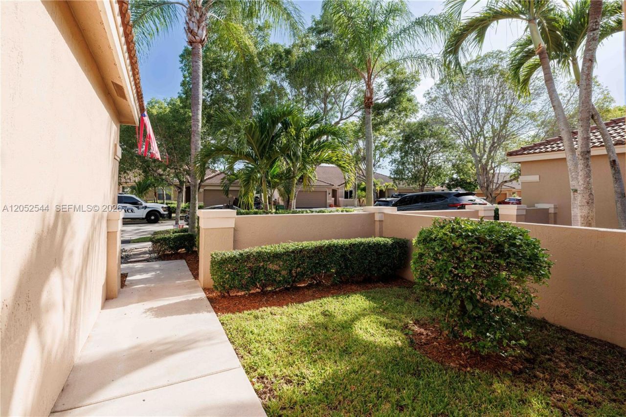 1879 Andromeda Ln, Weston, FL 33327 Photo