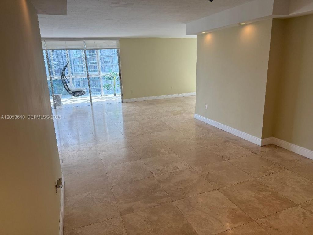 145 SE 25th Rd, Unit 1003, Miami, FL 33129 Photo