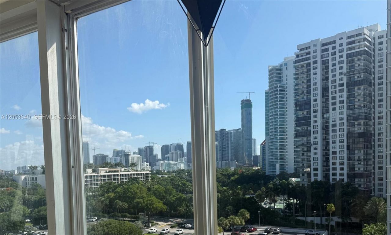 145 SE 25th Rd, Unit 1003, Miami, FL 33129 Photo