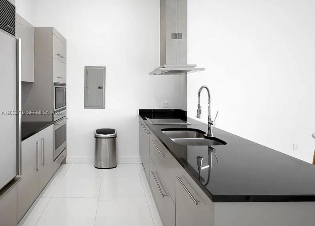 495 Brickell Ave , Unit 4105, Miami, FL 33131 Photo