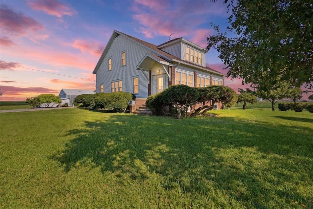 10168 N 600 E Road, Gridley, IL 61744