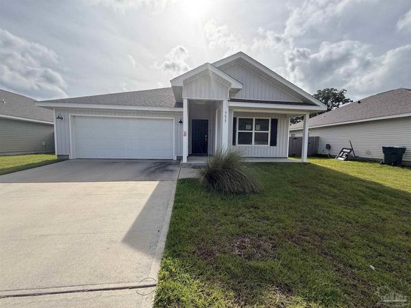 9615 Angel Oak Dr, Pensacola, FL 32526