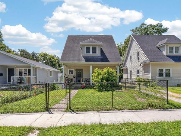 1617 E Walnut Street, Des Moines, IA 50316