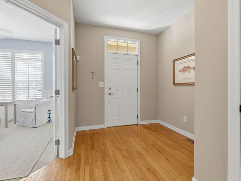 10031 Juliana Circle, Powell, OH 43065 Photo 3
