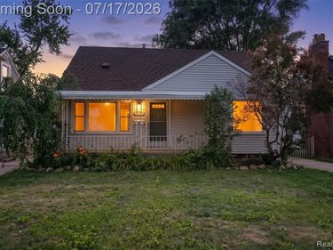 18641 Sumner, Redford Twp, MI 48240