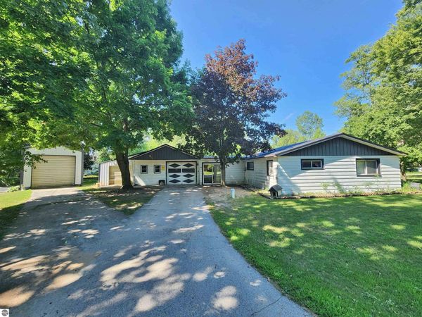 8530 Bank Street E, Wheeler, MI 48662