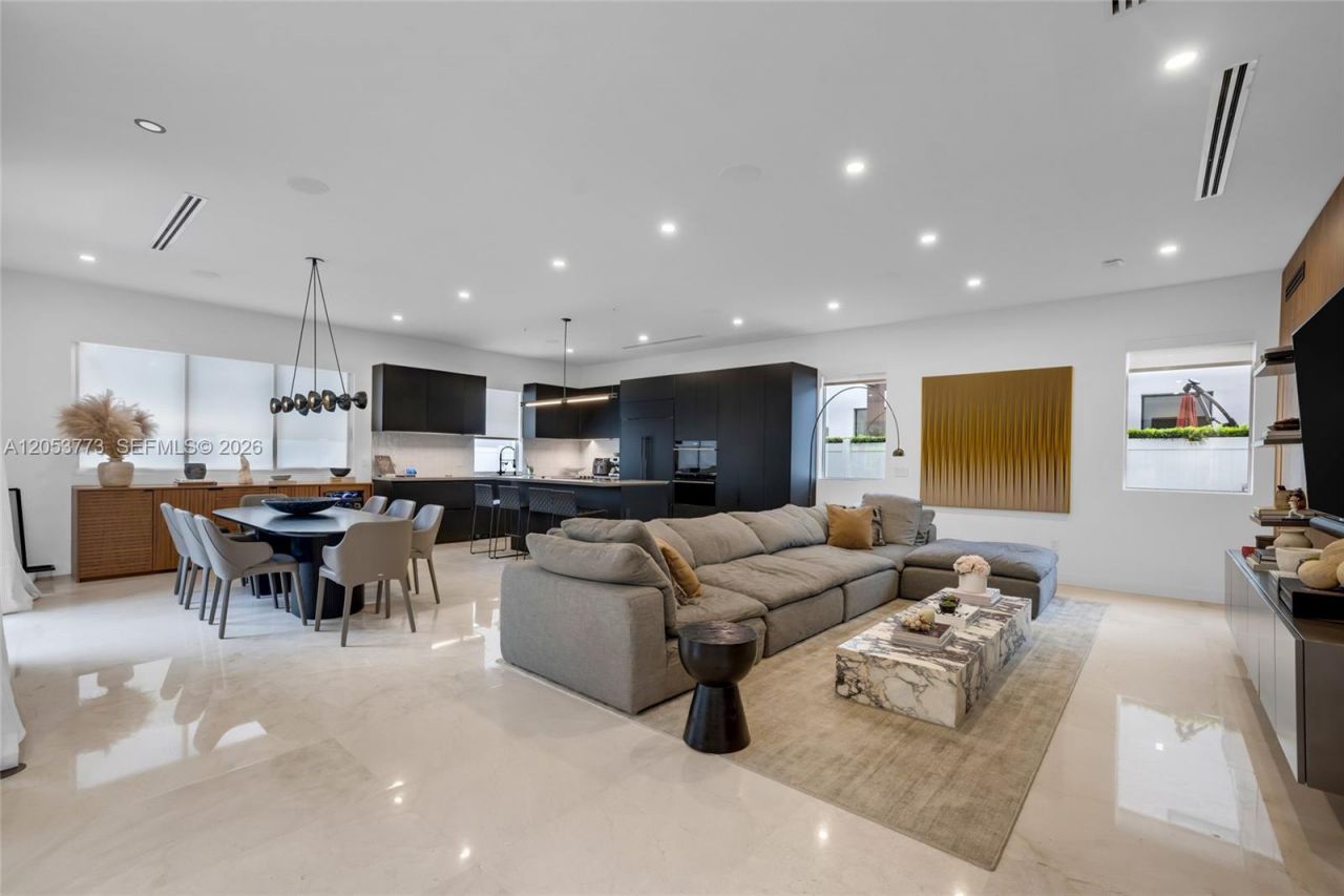 7541 NW 100th Ave , Doral, FL 33178 Photo
