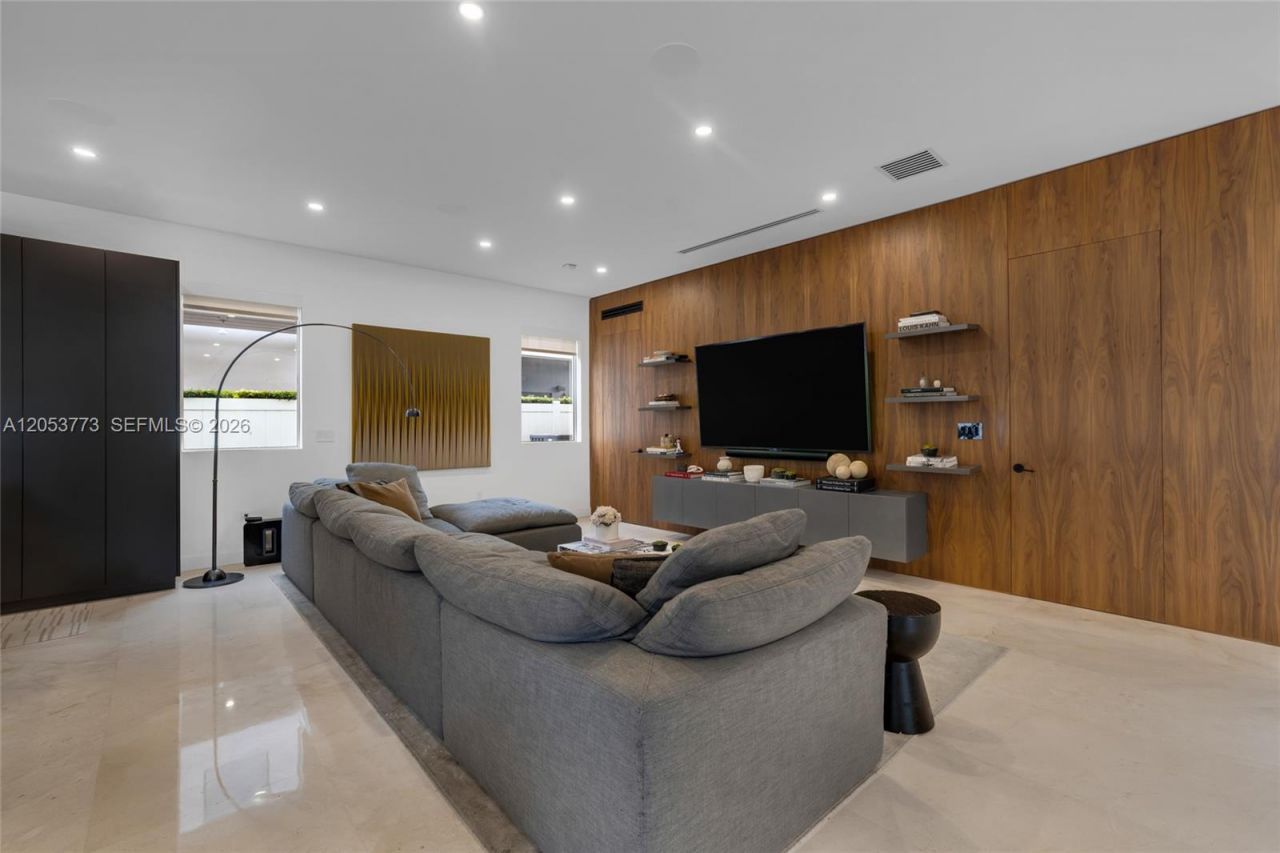 7541 NW 100th Ave , Doral, FL 33178 Photo