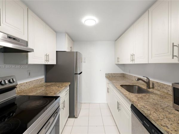 2350 NE 135th St , Unit 812, North Miami, FL 33181