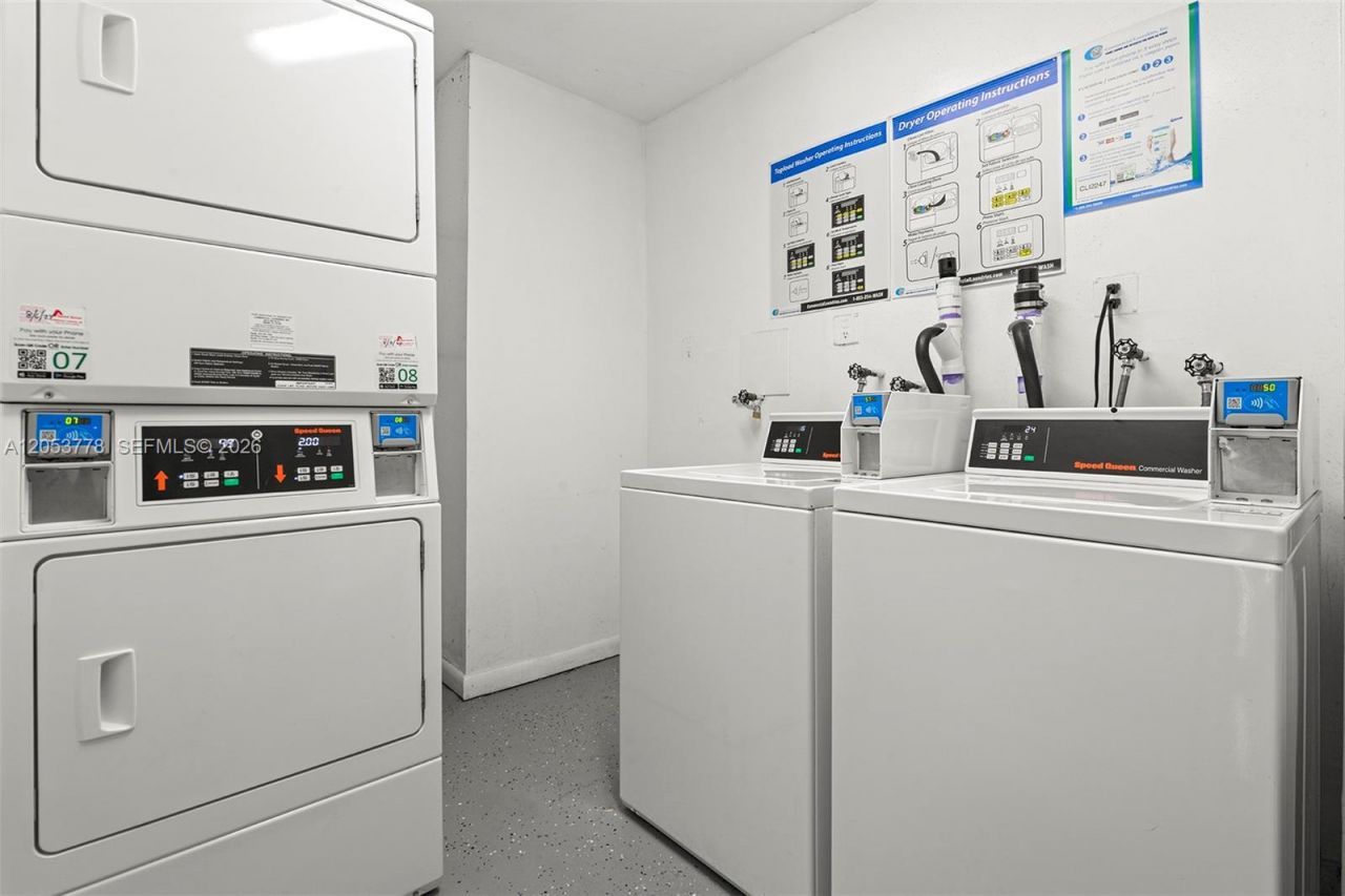 2350 NE 135th St , Unit 812, North Miami, FL 33181 Photo