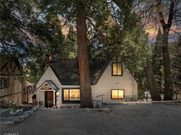 247 Oak Drive , Lake Arrowhead, CA 92352