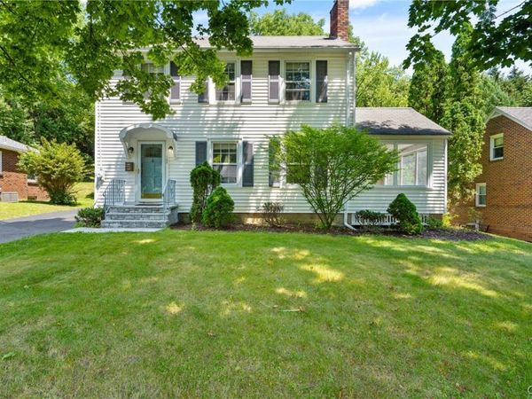 136 Century Drive , Syracuse, NY 13209