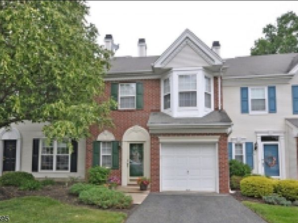 67 Washington Ct, Montville, NJ 07082