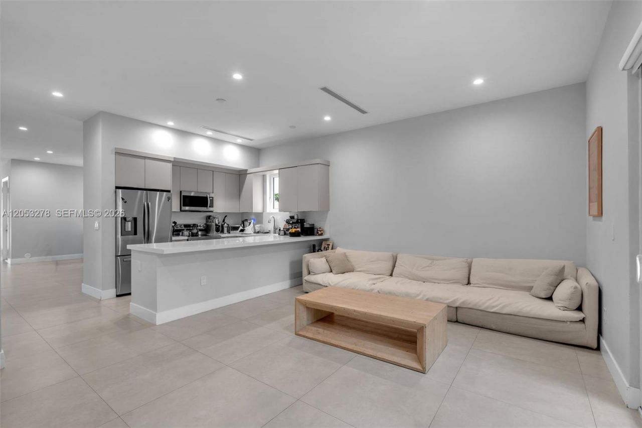 3769 SW 27th Ln , Unit 3769, Miami, FL 33134 Photo