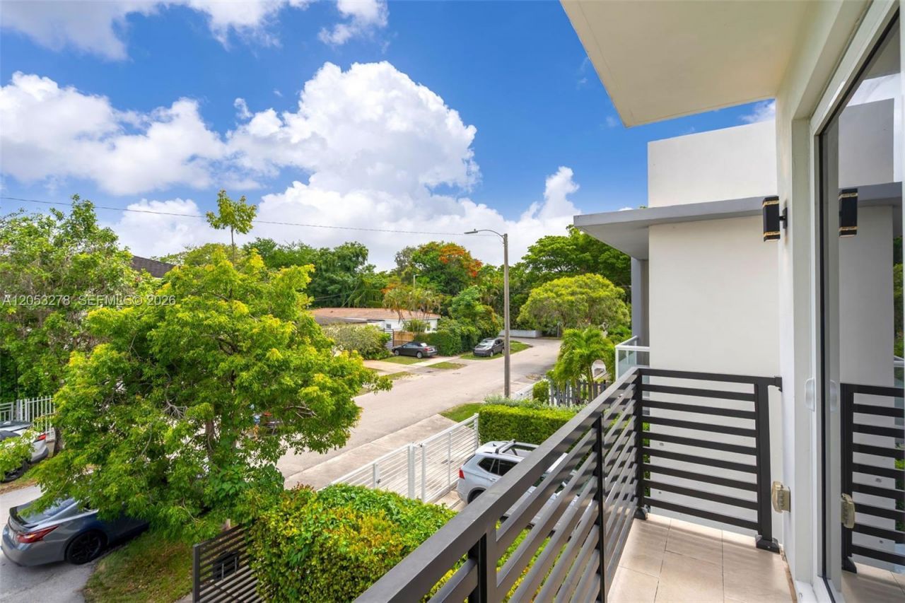 3769 SW 27th Ln , Unit 3769, Miami, FL 33134 Photo