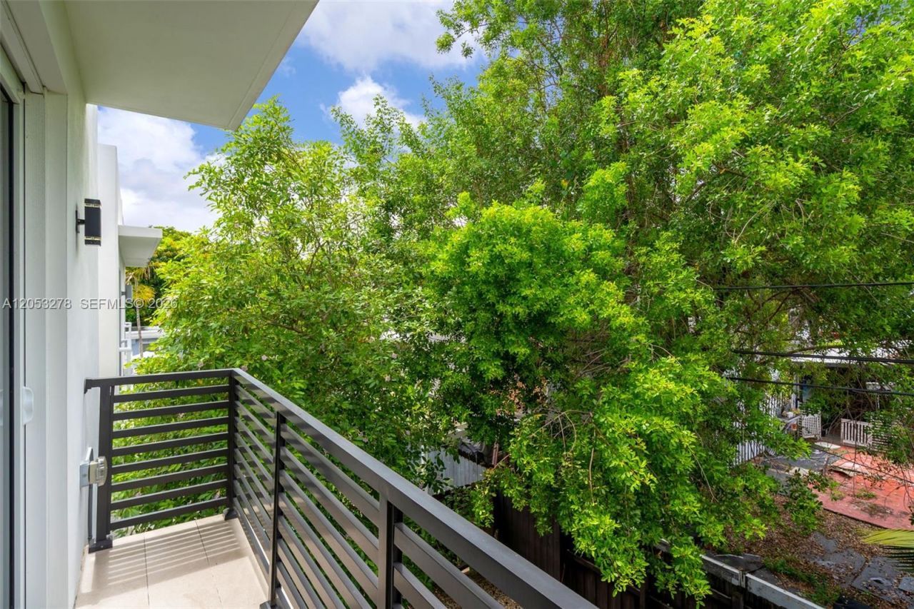 3769 SW 27th Ln , Unit 3769, Miami, FL 33134 Photo